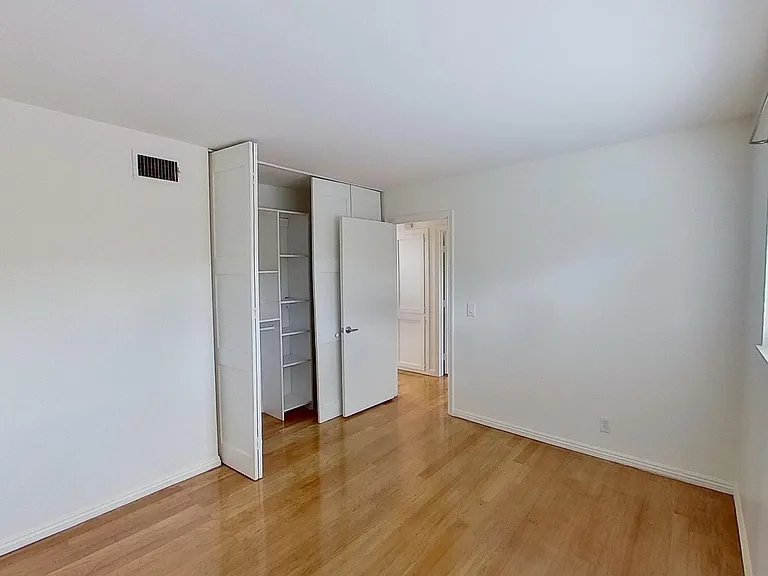 16402 Birdie Ln — Photo 10