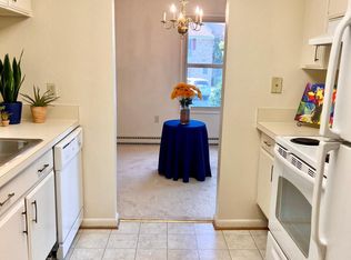 3398 Gleneagles Dr #73-2A, Silver Spring, MD 20906