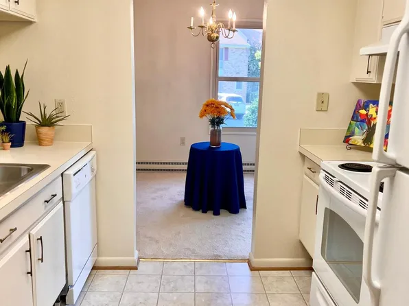 3398 Gleneagles Dr #73-2A, Silver Spring, MD 20906