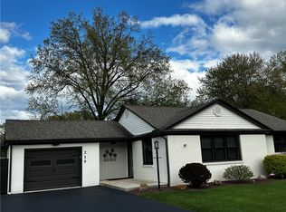 219 Meadowbrook Rd, Hermitage, PA 16148
