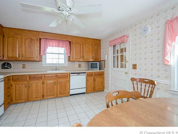 Kitchen with Ceiling Fan