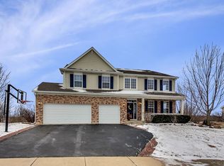 1810 Prairie Ridge Cir, Lindenhurst, IL 60046