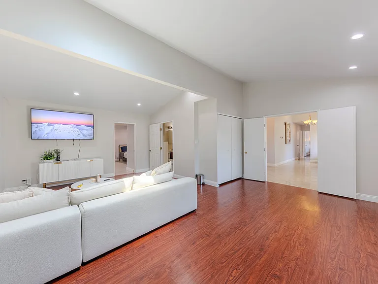 829 E Camino Real Ave — Photo 7