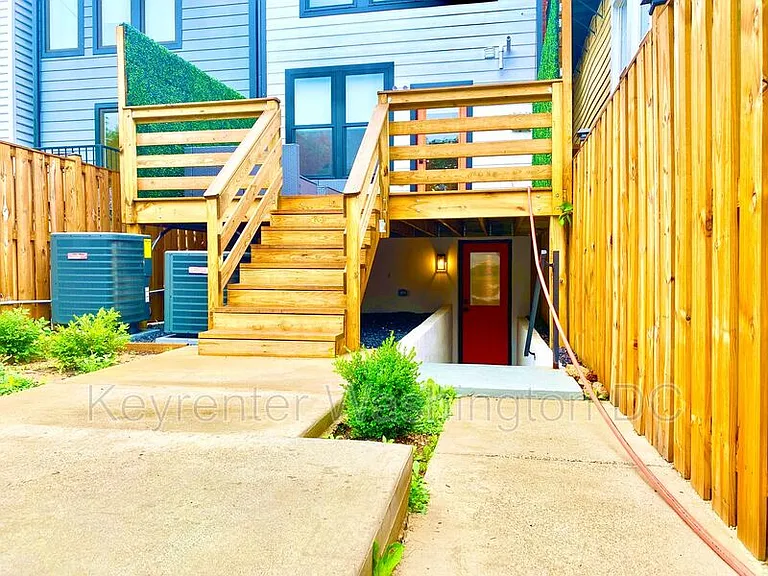 1618 Gales St NE #B — Photo 21