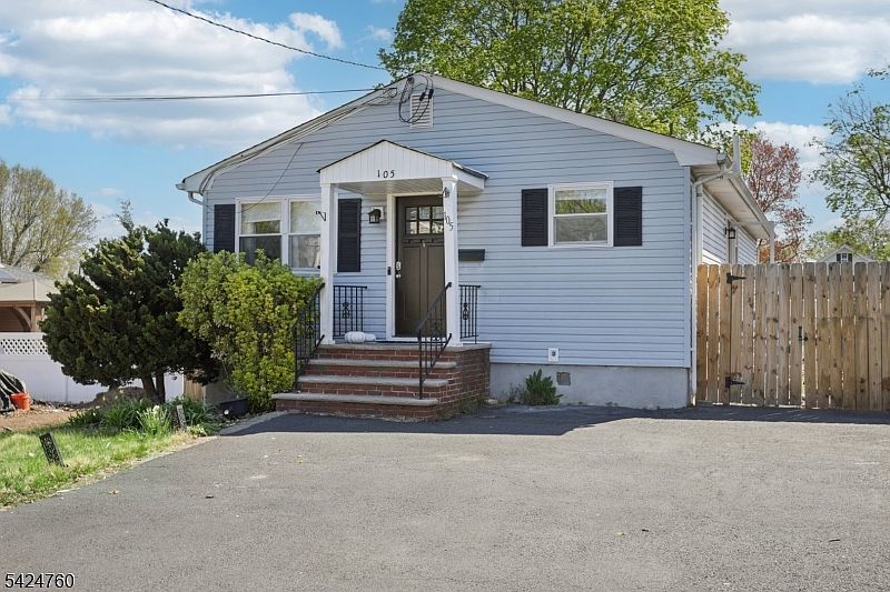 1st image of 105 Grant Ave