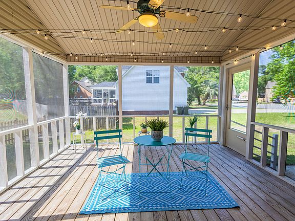 3rd image of 5567 Gallatin Ln