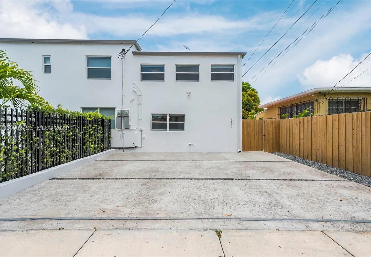 2 bed, 1.0 bath, $2,800 — Photo 2