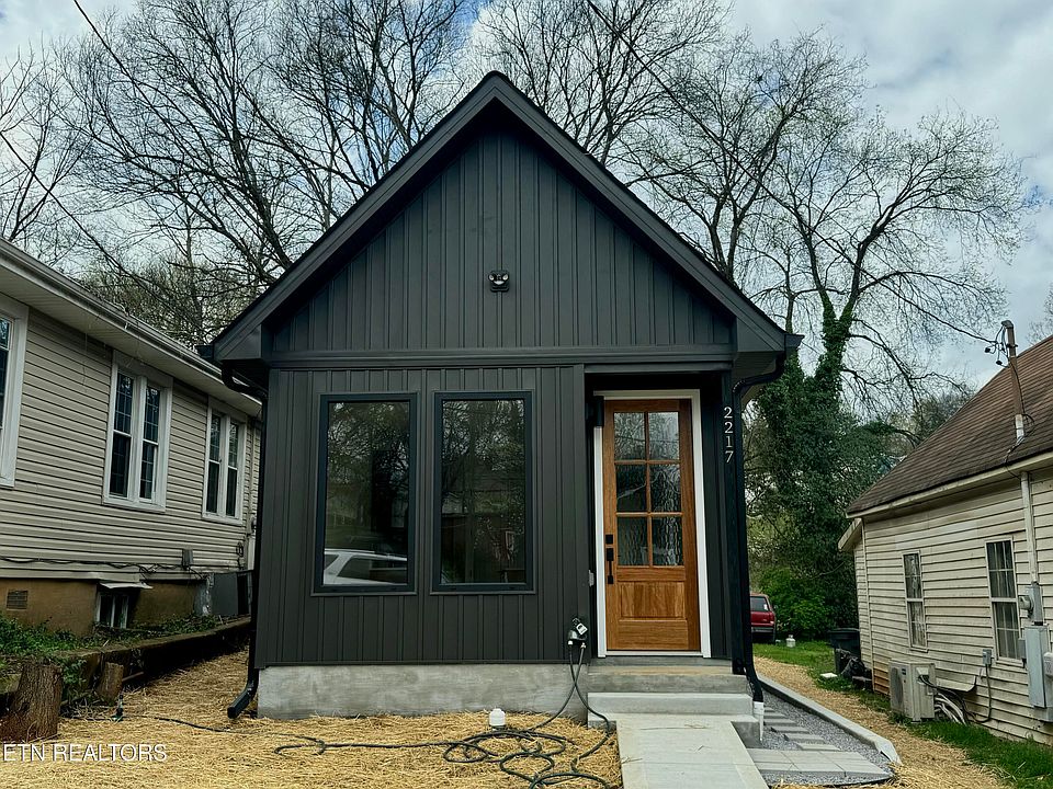 1st image of 2217 Lincoln St