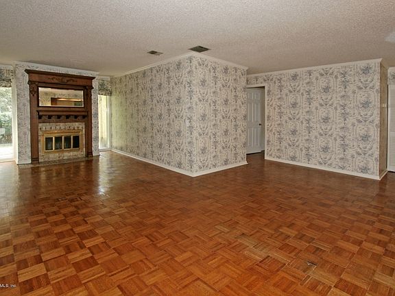 5th image of 601 Miramar Ct