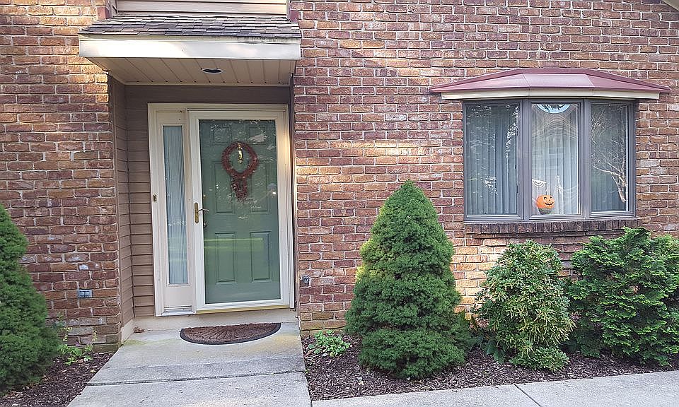 2nd image of 423 Deerfield Dr