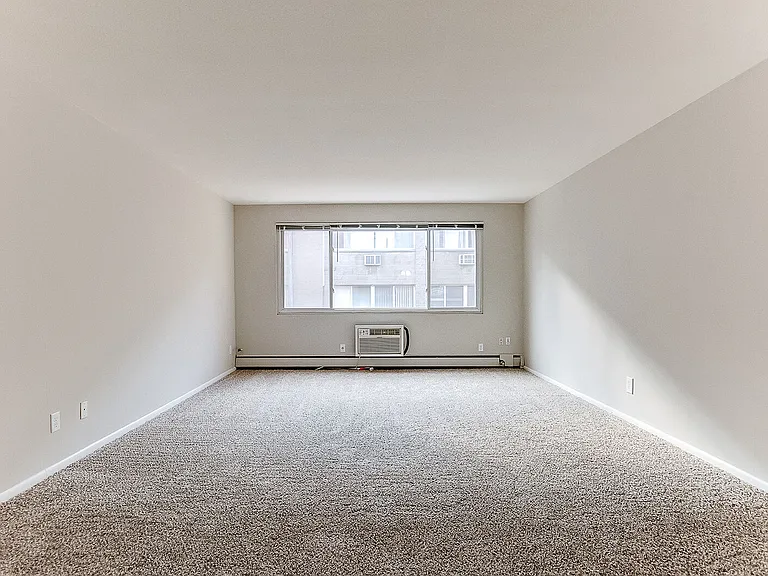 2421 Pillsbury Ave S — Photo 10