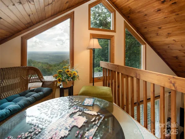 287 Pinnacle Ln, Union Mills, NC 28167