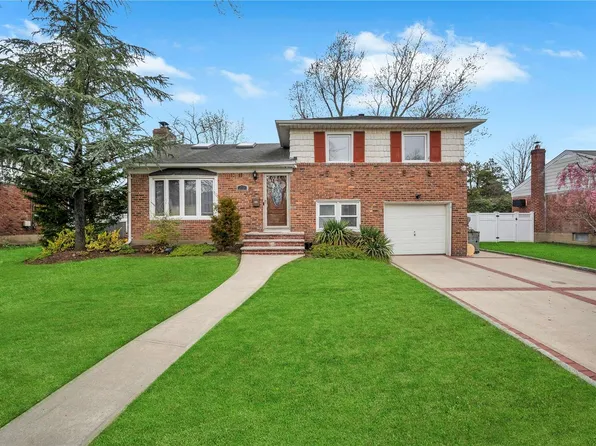 23 Grant Street, Farmingdale, NY 11735