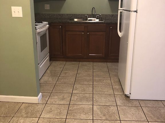 5th image of 3610 Richmond St APT 11