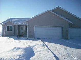 9881 Dutch Creek Dr, Anamosa, IA 52205