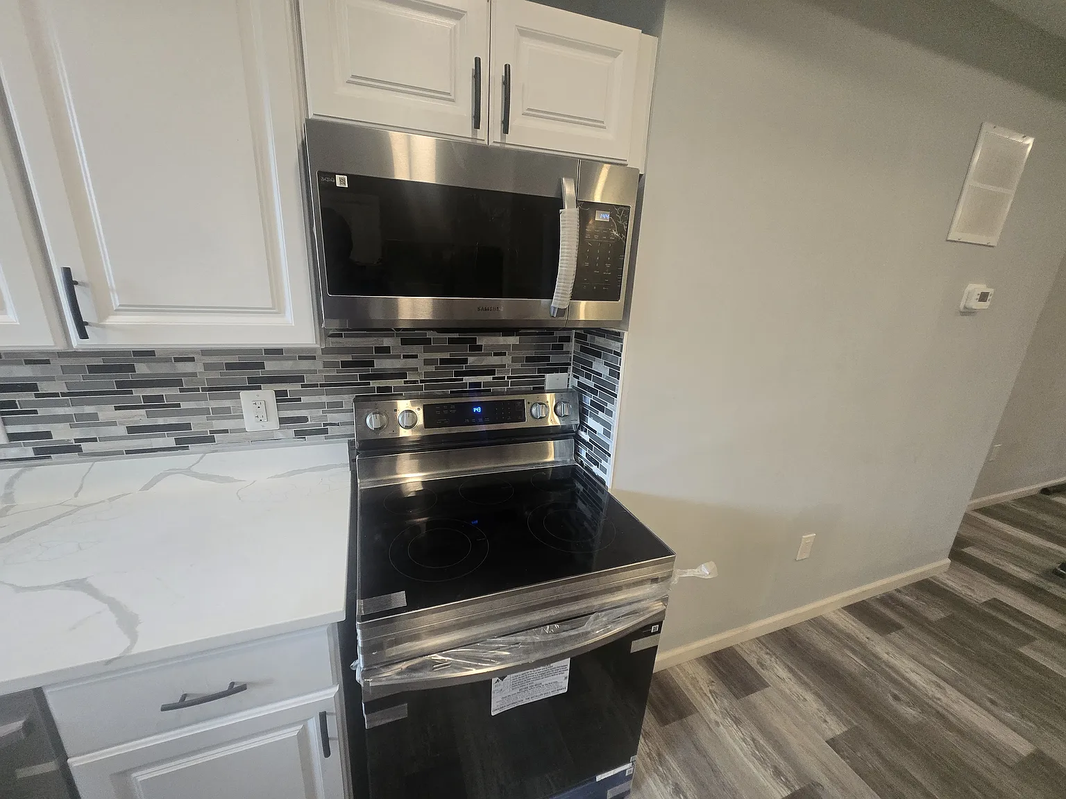 2 bed, 2.5 bath, 1120 sqft, $1,900 — Photo 3