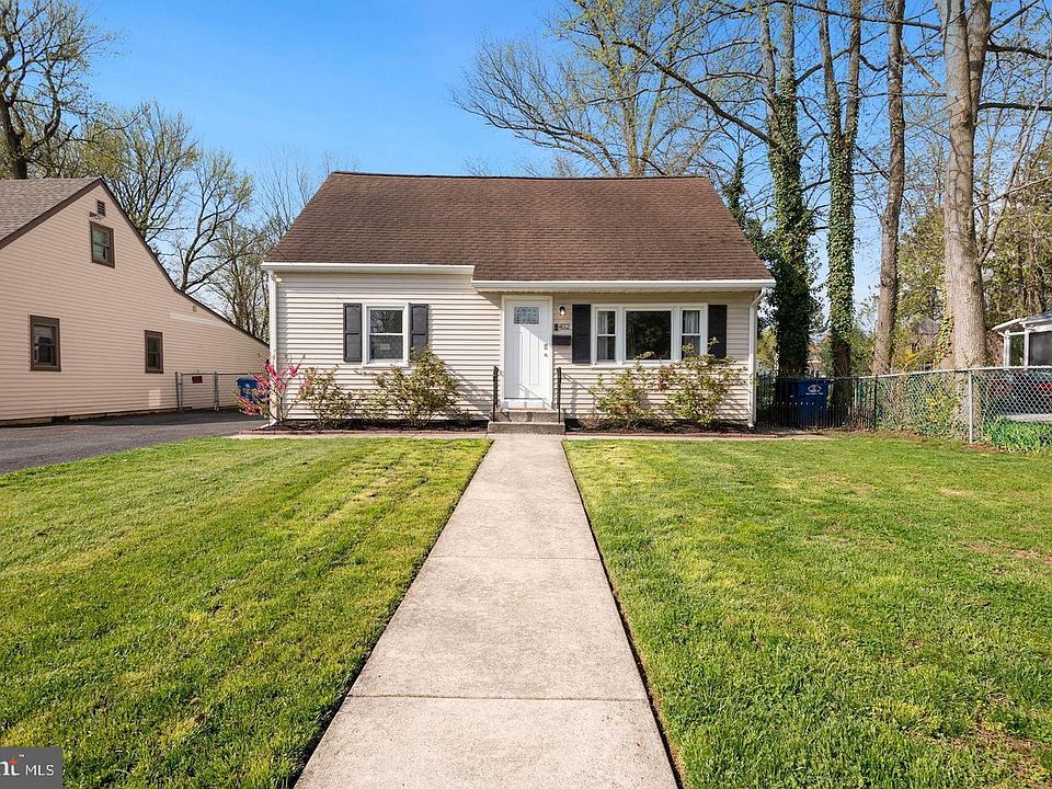 1st image of 452 Elm Ave