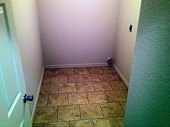 4th image of 420 N 14th St