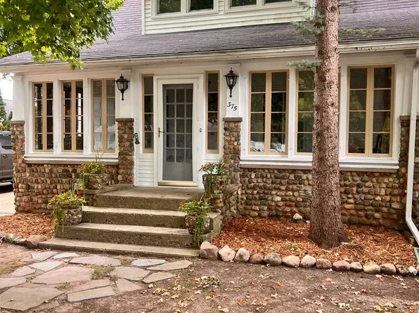 375 Nightingale St, Lapeer, MI 48446