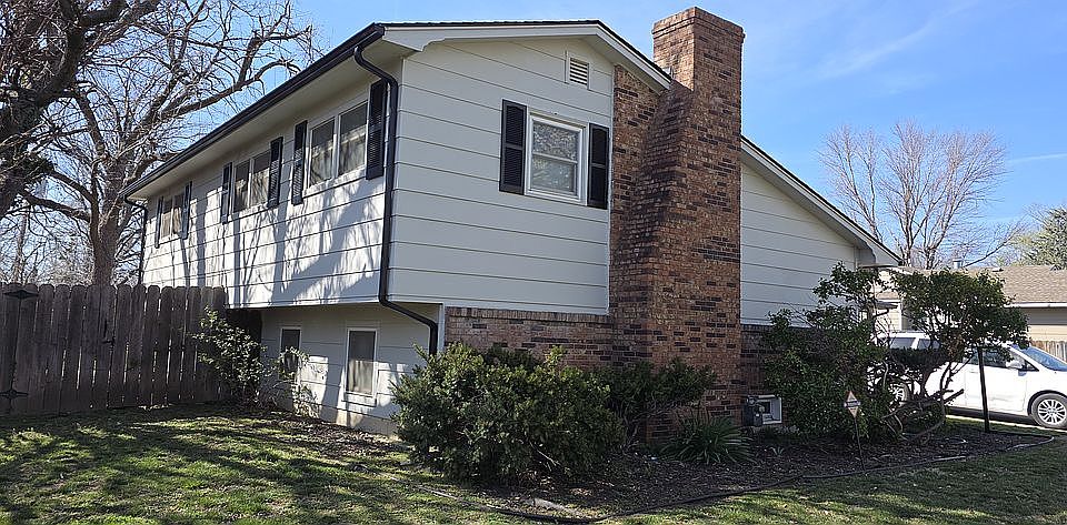 1st image of 2611 S Laura Ave
