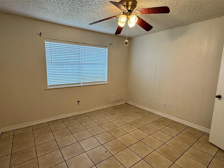 10940 Dunvegan Way — Photo 16