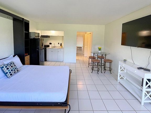 5th image of 235 Seaview Ct APT A3