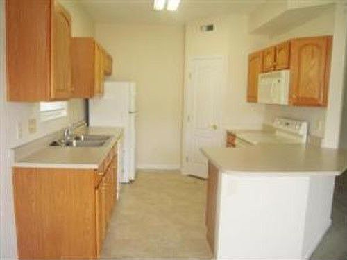 4th image of 5675 Dockside Dr