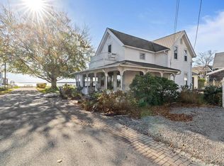 51 9th Ave, Warwick, RI 02886