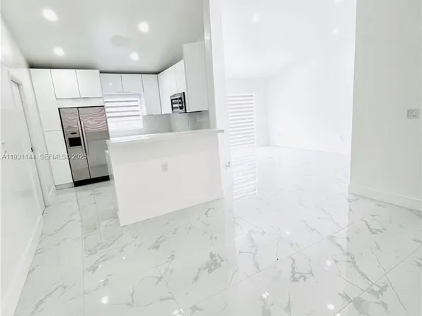 164 NW 85th Ct, Miami, FL 33126