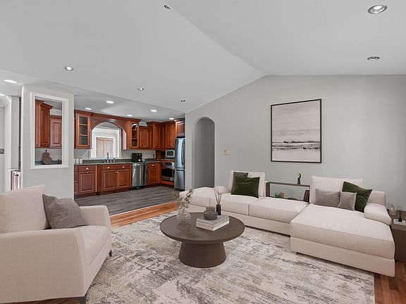 3rd image of 75 Crestview Rd