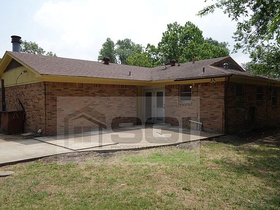 4th image of 2723 Larchmont Dr