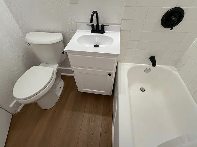 11809 Berendo Ave — Photo 6