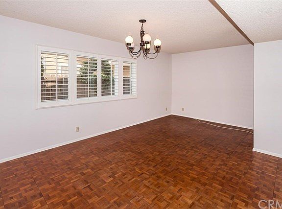 Dining Area can be converted to 4th bedroom