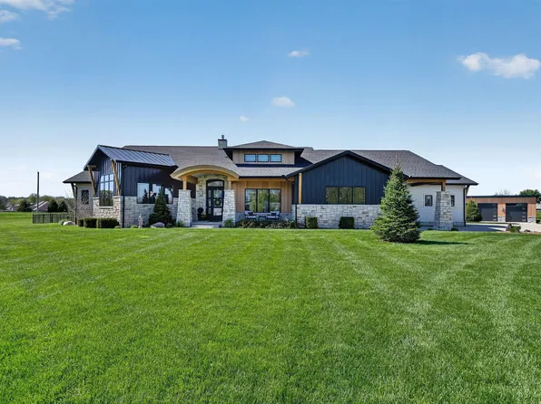 29929 Ridge Cv, Granger, IN 46530