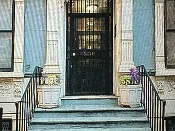 129 Perry St APT 3C, New York, NY 10014