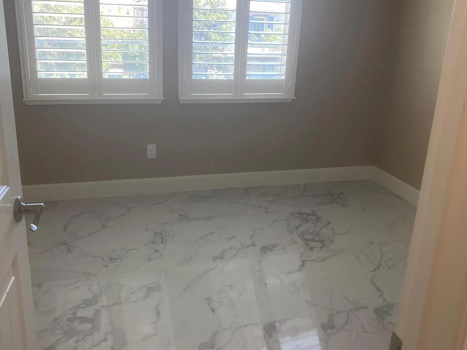 678 W Tramonto Dr — Photo 2