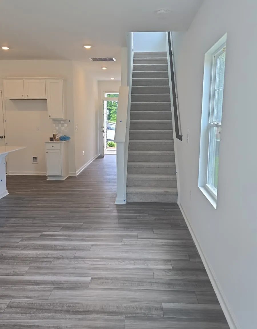 3 bed, 2.5 bath, 1600 sqft, $1,800 — Photo 3