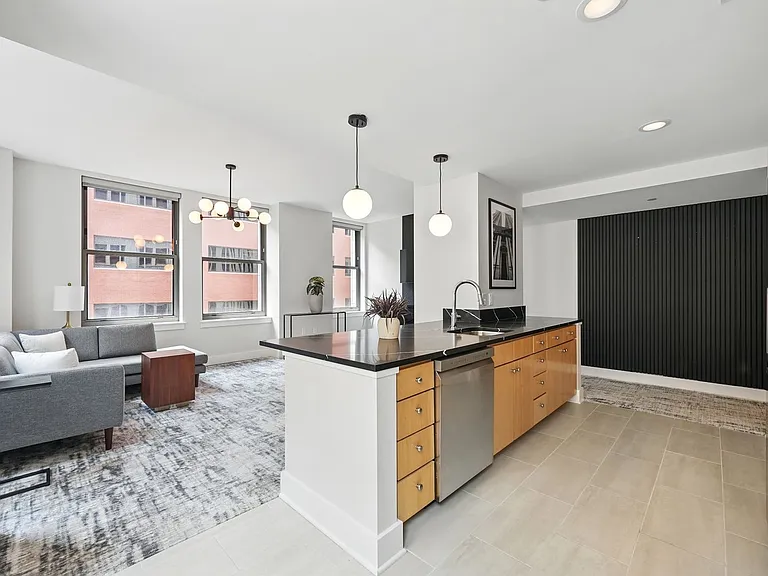 314 N Broadway Ave #806 — Photo 12