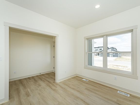 4th image of 3435 Stonehedge Dr NE