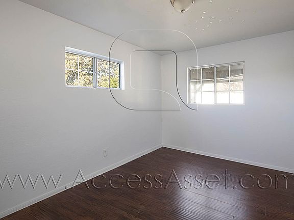5th image of 14518 Pontlavoy Ave