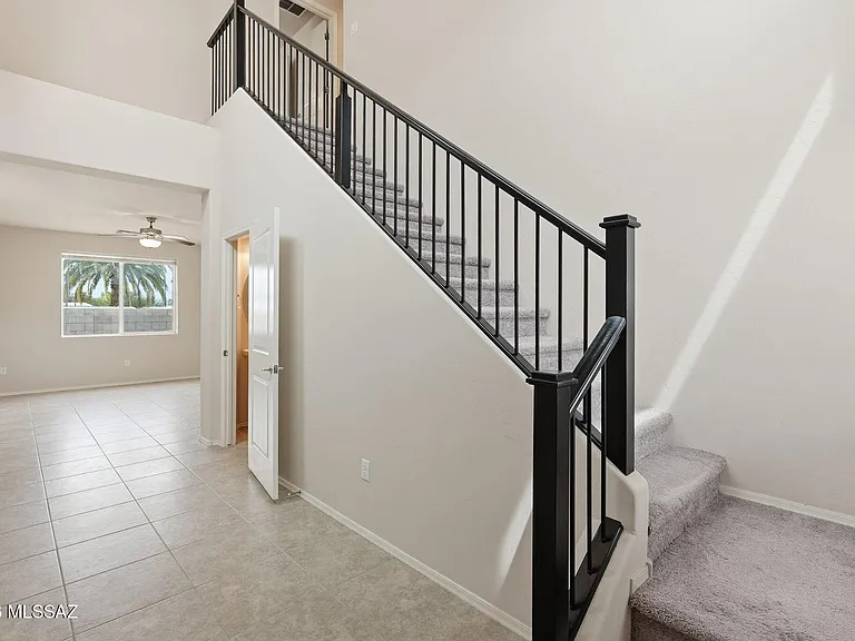 2815 N Fair Oaks Ave — Photo 5