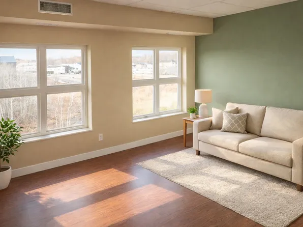 60 Shore St #303, Winnipeg, MB R3T 2C8