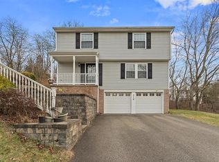 316 Carmell Dr, Pittsburgh, PA 15241