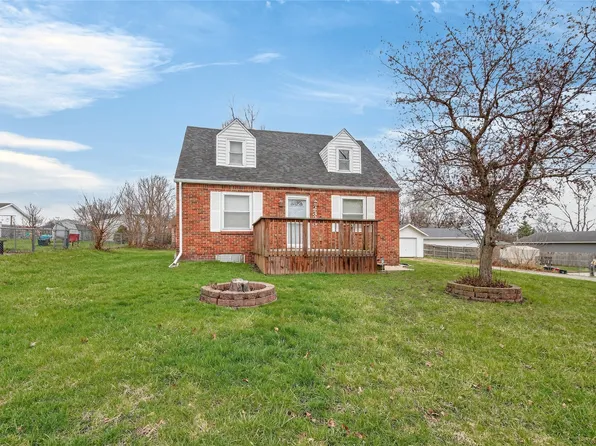 2325 E 41st St, Des Moines, IA 50317