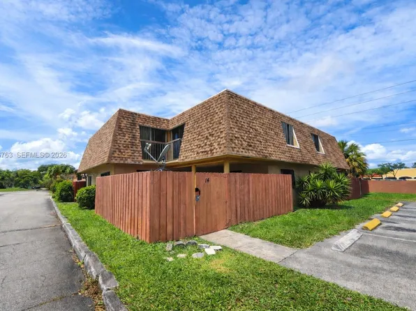 2455 W 67th Pl #10-14, Hialeah, FL 33016
