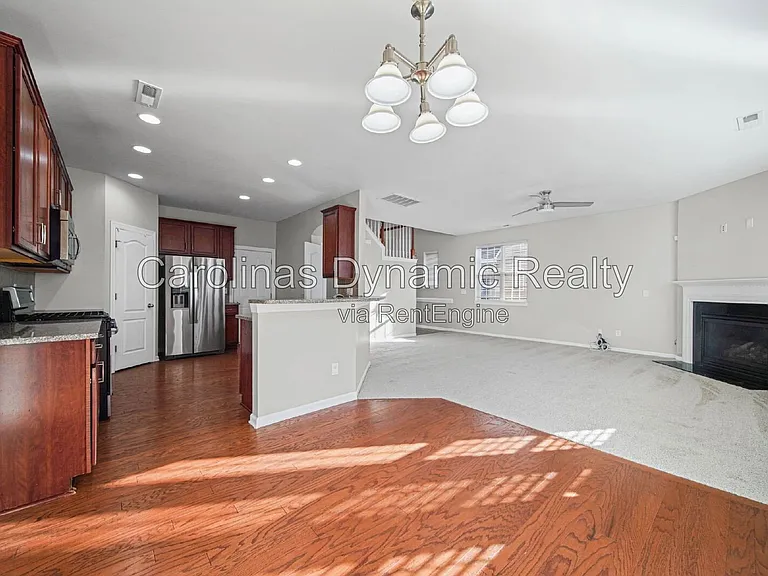 5470 Allison Ln — Photo 9