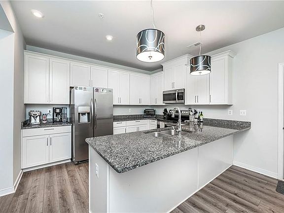 4th image of 5901 Laurel Bed Ln #2
