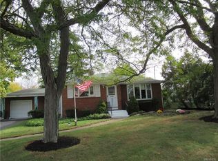 3791 Lynn Dr, Orchard Park, NY 14127