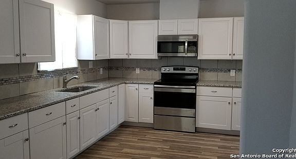 4th image of 726 Saldana St