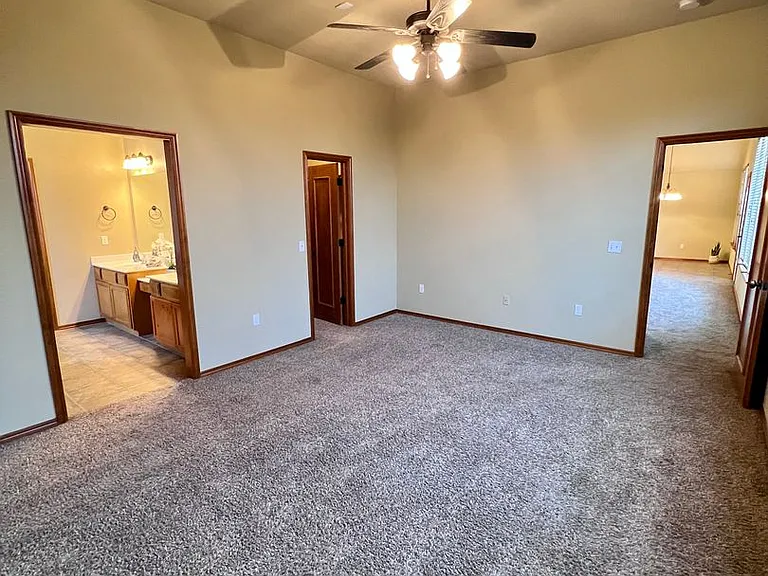 617 Applewood St — Photo 18